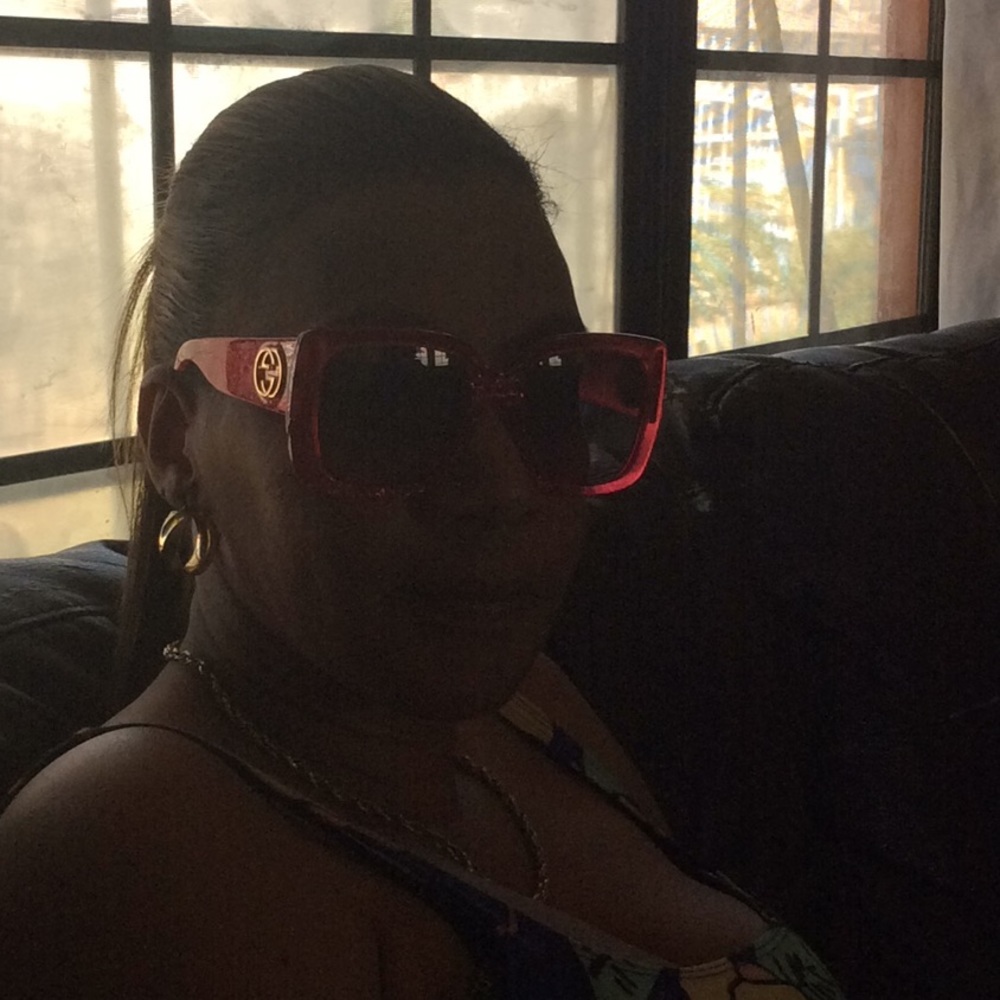 Meet your Posher, Gladys